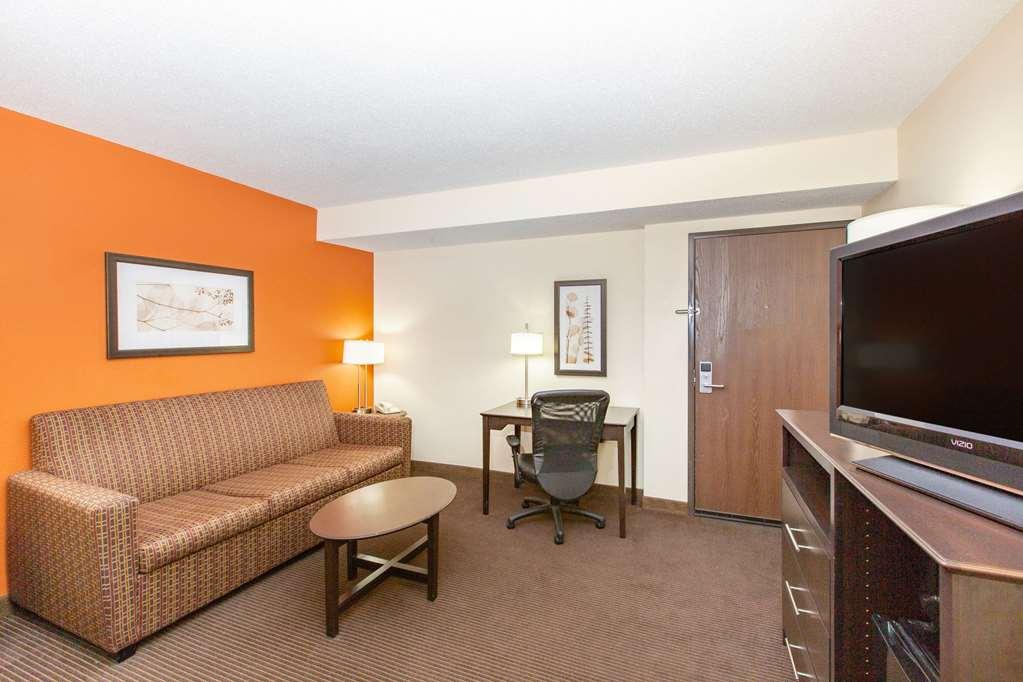 Americinn By Wyndham Ottumwa Стая снимка